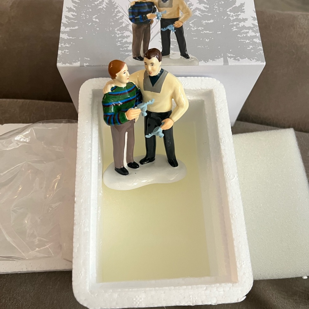 DEPT 56 National Lampoon’s Moose Mug Toast - Picture 2 of 4